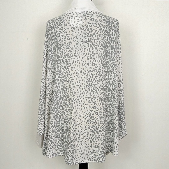 Bucketlist lightweight grey leopard batwing open front cardigan M - Picture 2 of 4